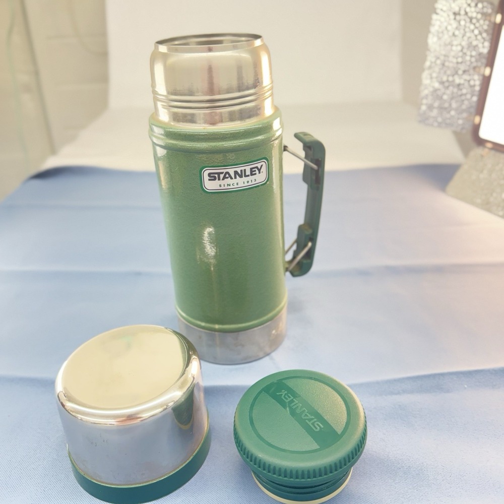 Stanley Aladdin 24 OZ ( 710 ml )Vacuum Bottle Thermos Wide Mouth E2-641